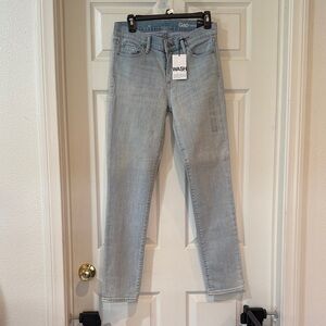 GAP Women's Soft Blue mid rise straight Jeans with stretch NWT size 27r